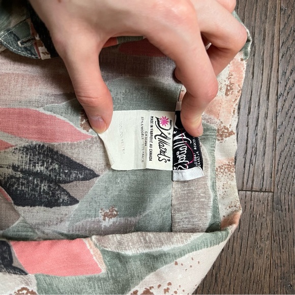 Vintage D’Allaird’s Floral Button Up Shirt - Picture 11 of 14